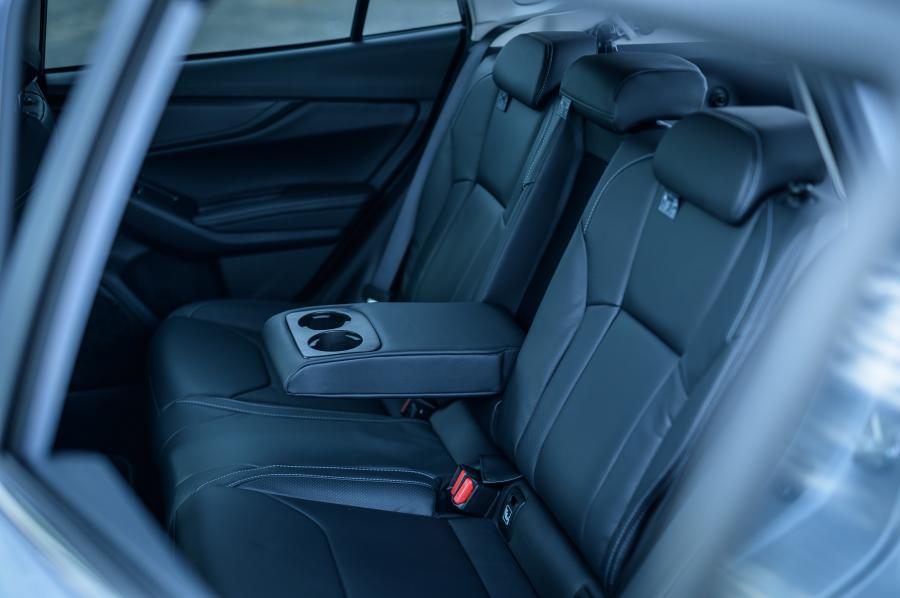 Интерьер Subaru Impreza Sport 2019 года  (JP) (фото 14 из 43)